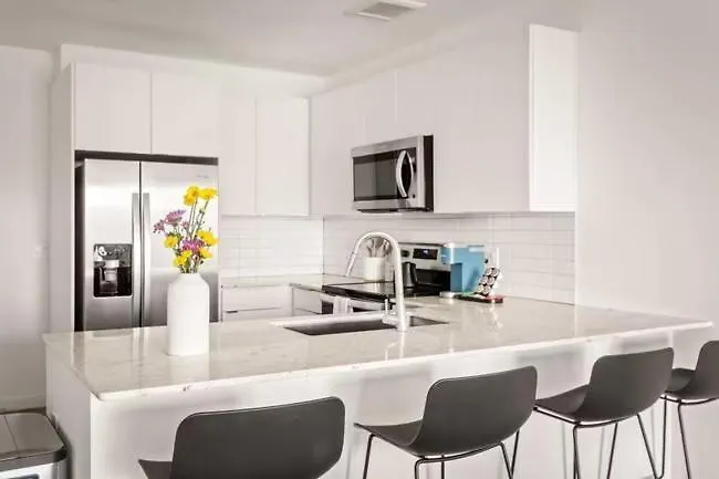 Luxury 1bedroom 1bath With Balcony Midtown Apartment *