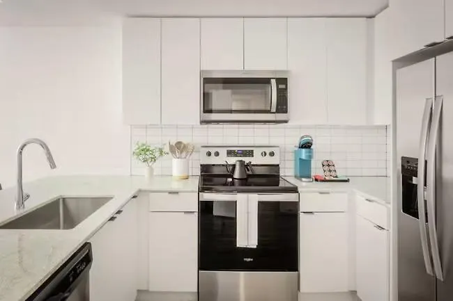 Luxury 1bedroom 1bath With Balcony Midtown